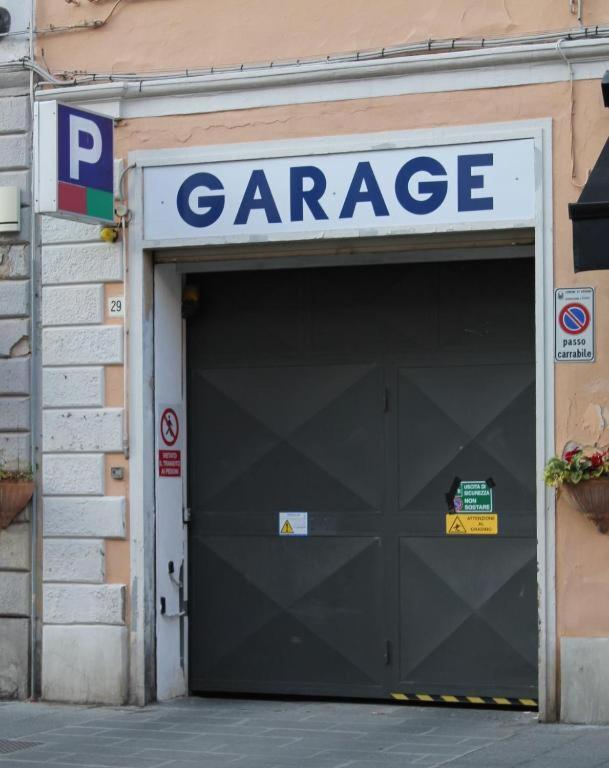 Hotel Touring Livorno Exterior foto